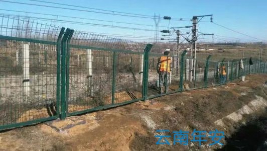 高速公路护栏网安装