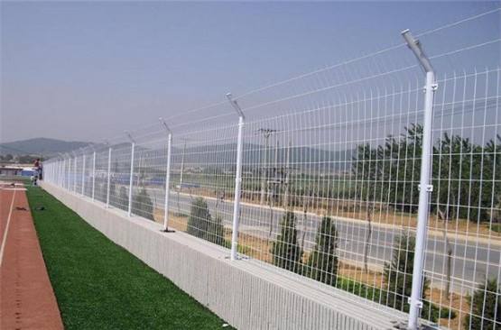高速公路护栏网安装